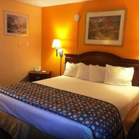 Americas Best Value Inn Pottstown Exterior foto