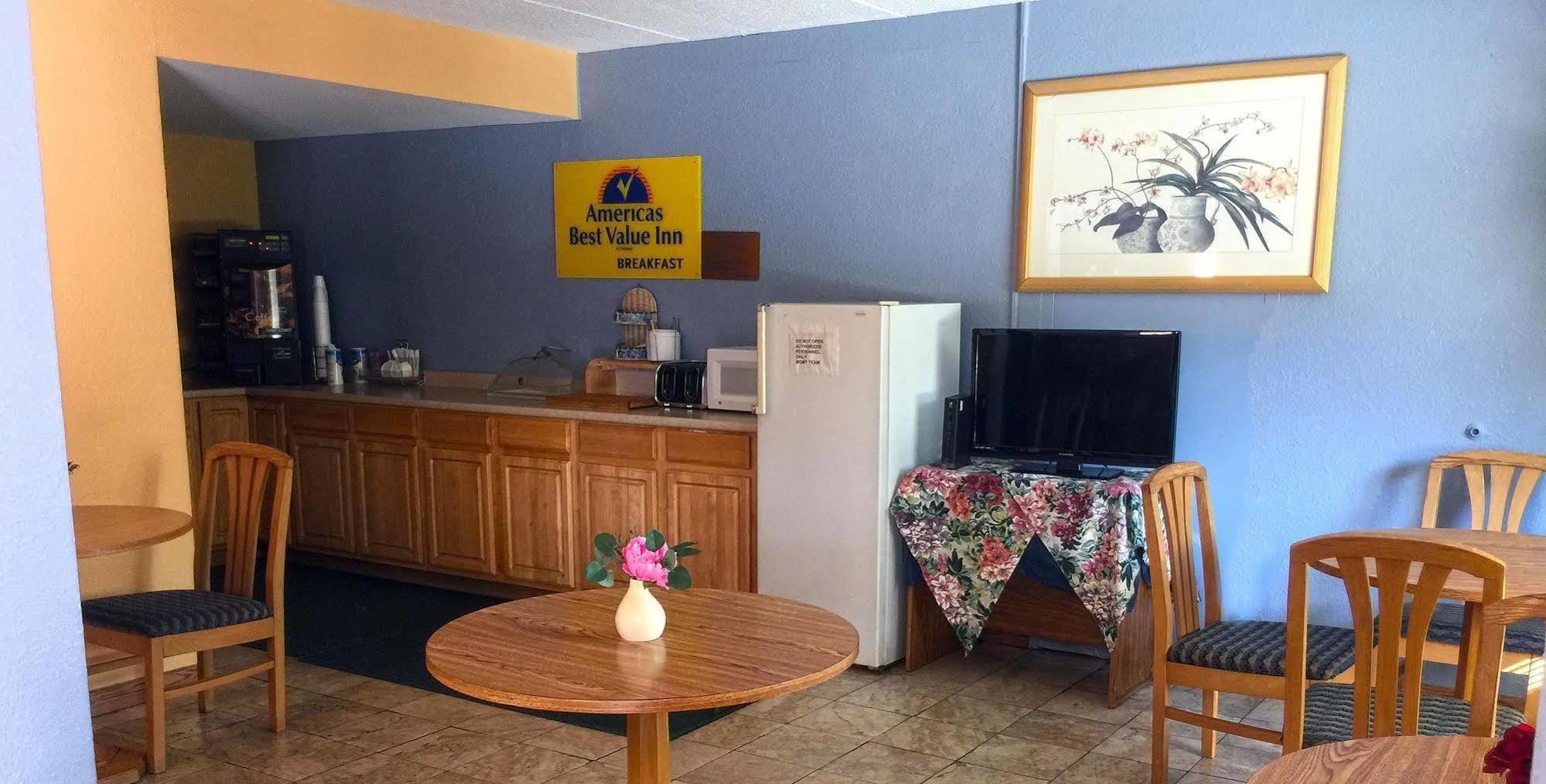 Americas Best Value Inn Pottstown Exterior foto