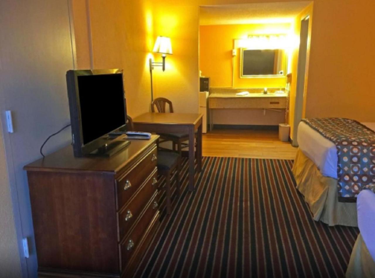 Americas Best Value Inn Pottstown Exterior foto