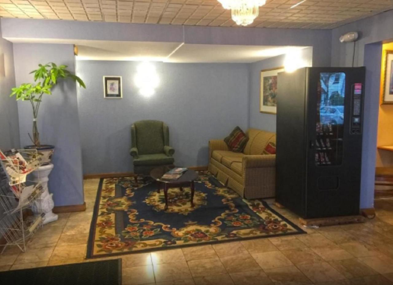 Americas Best Value Inn Pottstown Exterior foto